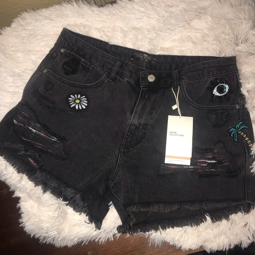 ZARA Trafaluc denim shorts with patches
